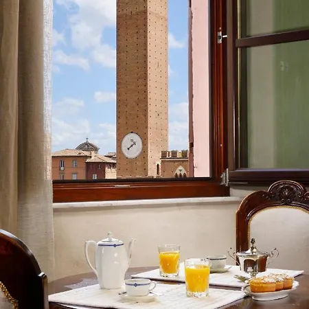 Piazza Del Campo Honeymoon