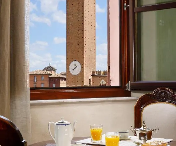 Piazza Del Campo Honeymoon